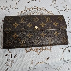 Authentic Louis Vuitton Monogram Wallet